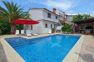 Ferienhaus - Ferienunterkunft in Pula (4 Personen)