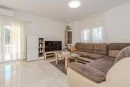 Ferienwohnung - Guest Gouse Stipanovi Dvori - Double Bedroom with Terrace 5 - Ferienunterkunft in Benkovac (2 Personen)
