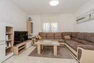 Ferienwohnung - Guest Gouse Stipanovi Dvori  - Double Bedroom with Terrace 7 - Ferienunterkunft in Benkovac (2 Personen)