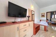 Ferienwohnung - Apartments Butković - One Bedroom Apartment (A2) - Ferienunterkunft in Novi Vinodolski (2 Personen)