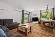 Ferienhaus - Holiday Home Mlačić - Three Bedroom Holiday Home with Pool - Ferienunterkunft in Porec (6 Personen)