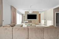 Ferienhaus - Villa Freedom - Five Bedroom House with Balcony - Ferienunterkunft in Vodice (12 Personen)