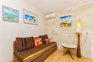 Ferienwohnung - Apartments Nives - One Bedroom Apartment (A2) - Ferienunterkunft in Okrug Gornji (4 Personen)