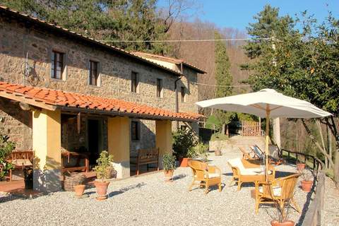 Olivi Rosso - Bäuerliches Haus in San Quirico-Pescia (4 Personen)