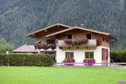 Rothorn - Ferienunterkunft in Waidring (6 Personen)
