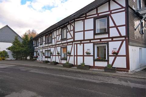 Gruppenhaus am Bach - Ferienhaus in Medebach (25 Personen)