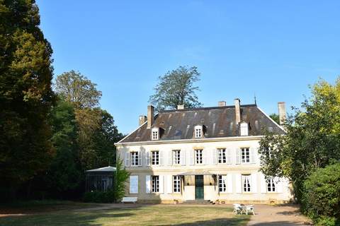 Château des Lambeys - Landhaus in Saint-Aubin-sur-Loire (15 Personen)