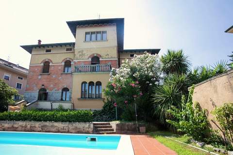 Villa Melina - Ferienunterkunft in Desenzano del Garda (8 Personen)