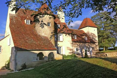 Un château en bordure de rivière - Ferienunterkunft in Le Veurdre (8 Personen)