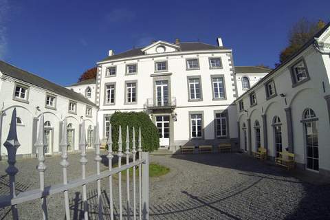 Château St-Jean - Landhaus in Mettet (60 Personen)