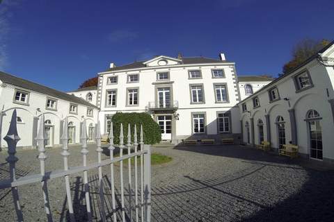 Château St-Jean - Landhaus in Mettet (60 Personen)