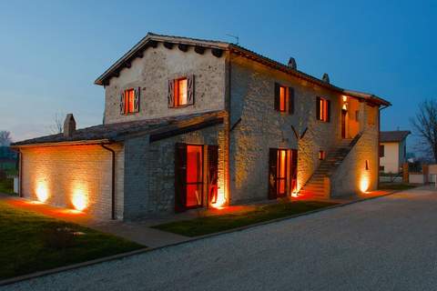 Primo Sole - Ferienunterkunft in Foligno-Loc. Tenne (3 Personen)