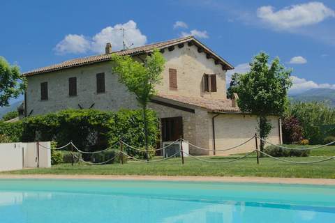 La Cantina - Ferienunterkunft in Foligno-Loc. Tenne (5 Personen)