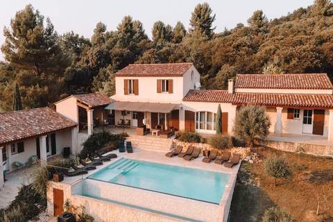 La Colline de Rêve plus 4 gîtes - Ferienunterkunft in Apt (15 Personen)