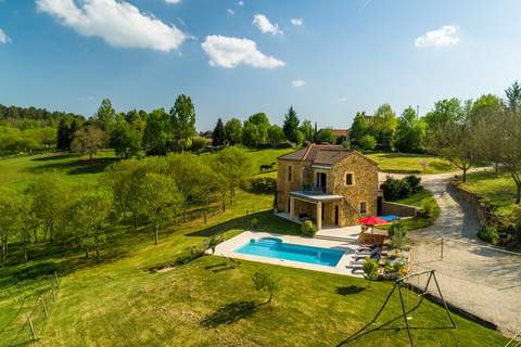 Maison de vacances Mazeyrolles 8p - Ferienunterkunft in Mazeyrolles (8 Personen)