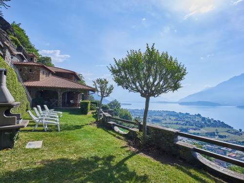 Ferienhaus Villa Bellavista  in 
Dongo (Italien)