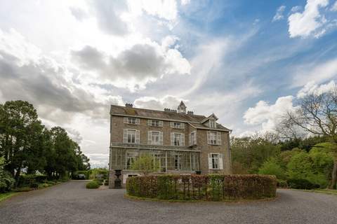 Chateau Vallez - Ferienhaus in Forrieres (24 Personen)