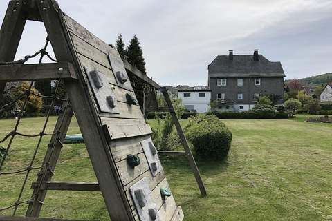 Freundlich Siedlinghausen - Ferienunterkunft in Siedlinghausen/Winterberg (14 Personen)