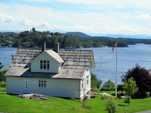 Ferienhaus Strøneneset (FJH231)  in 
Strno (Norwegen)