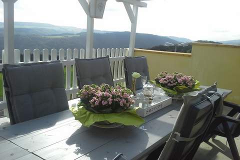 Zur Schöne Aussicht - Ferienhaus in Harscheid (18 Personen)