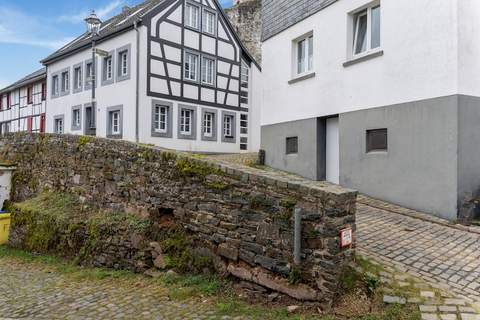 Burghof woning B - Ferienunterkunft in Hellenthal-Reifferscheid (4 Personen)