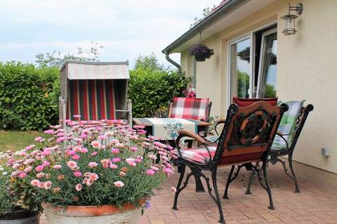 Hohenkirchen mit Garten Terrasse und Strandkorb - Ferienunterkunft in Hohenkirchen (4 Personen)
