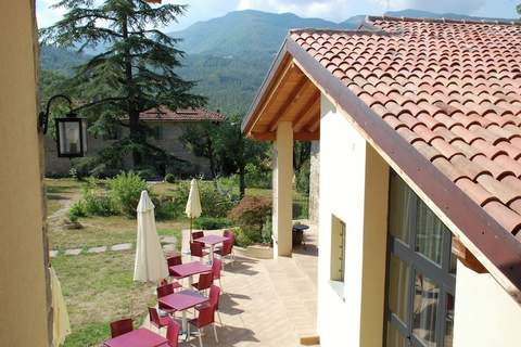 Borgo Belvedere Combi - Ferienunterkunft in Lizzano in Belvedere (6 Personen)