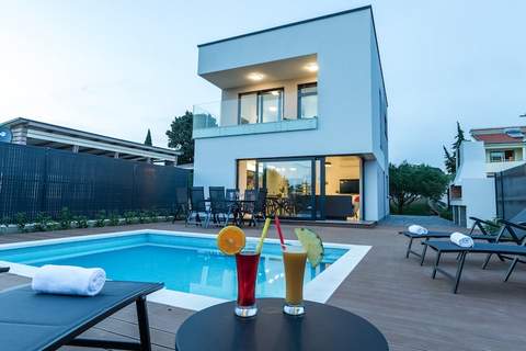 Villa Tuta - Ferienunterkunft in Pakostane (8 Personen)