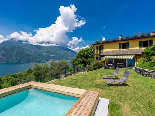 Ferienhaus Lacum Lux Resort  in 
Varenna (Italien)