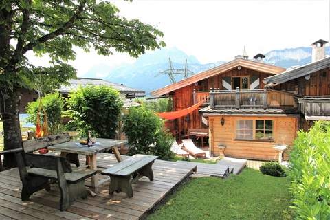 Hollerhaus - Ferienunterkunft in St. Johann/Tirol (6 Personen)