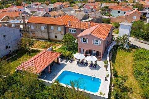 Villa Zaton - Ferienunterkunft in Zaton (12 Personen)
