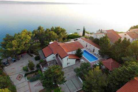 Beach property BAJA - Ferienunterkunft in Starigrad-Paklenica (20 Personen)