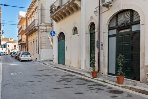 Appartamento in centro a Scicli - Ferienunterkunft in Scicli (5 Personen)