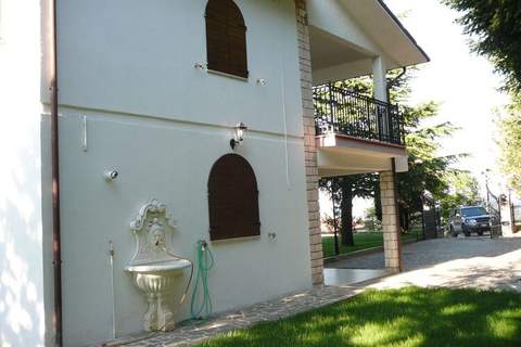 Casa delle Aquile - Ferienhaus in Sarnano (12 Personen)
