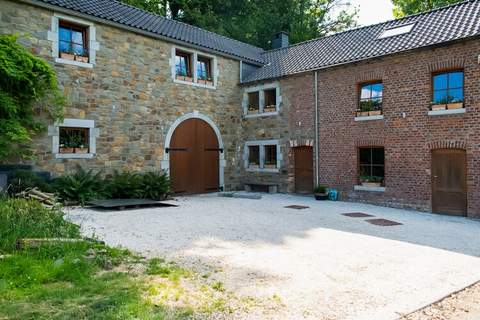 Beautiful home in nature with pool - Ferienunterkunft in Verviers (9 Personen)