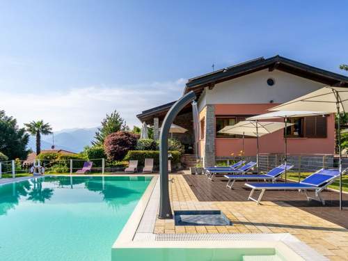 Ferienwohnung Residenza Agrifoglio  in 
Luino (Italien)