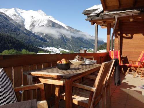 Ferienwohnung LuxLax  in 
Lax (Schweiz)