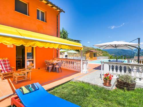 Ferienhaus, Landhaus Red House  in 
Pescia (Italien)