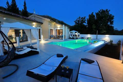 Villa Ivana 2 - Ferienunterkunft in Starigrad-Paklenica (8 Personen)