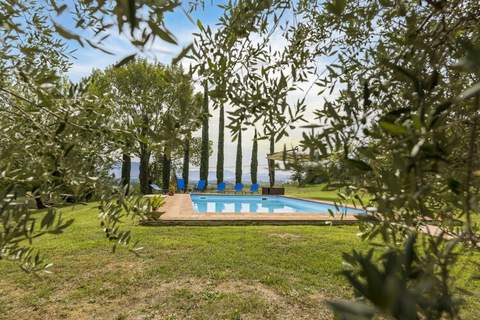 Villa Collemancio - Ferienunterkunft in Bevagna (9 Personen)