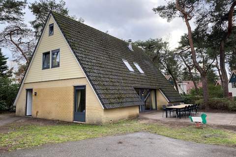 Vakantiepark de Katjeskelder 21 - Ferienhaus in Oosterhout (12 Personen)