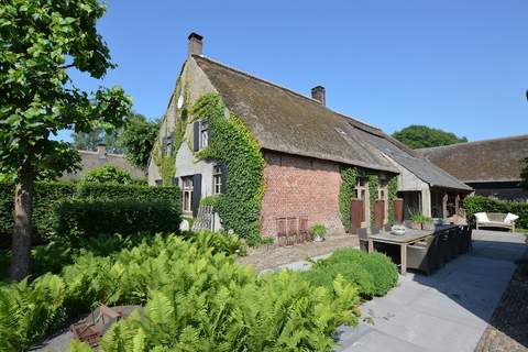 La Grande Maison Douce - Ferienhaus in Alphen (16 Personen)