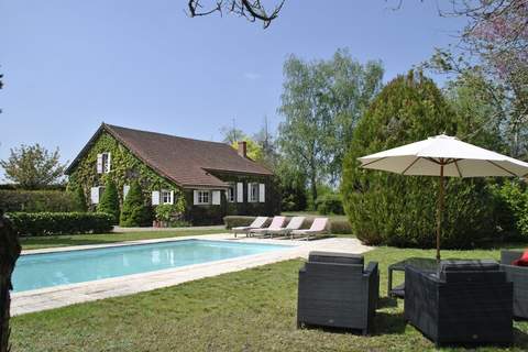Villa Piscine Bourgogne 10 pers - Ferienunterkunft in Charrin (10 Personen)