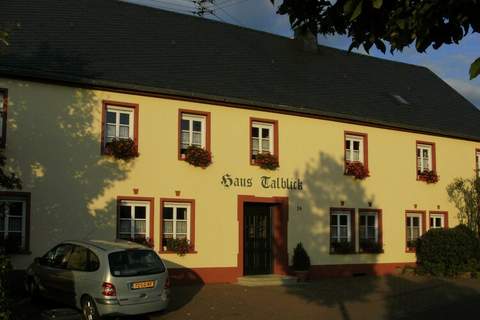 Dachstube - Ferienunterkunft in Morbach-Riedenburg (4 Personen)