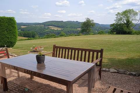 Vue de Pannecière - Ferienhaus in Vaux (4 Personen)