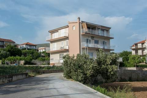 Maria's Apartment - Ferienunterkunft in Seget Donji (8 Personen)
