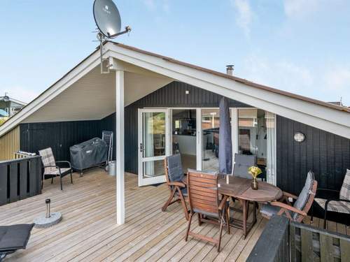 Ferienhaus Apolonia - all inclusive -  from the sea  in 
Hvide Sande (Dnemark)