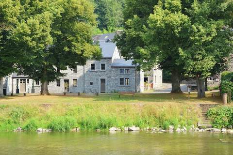 Au bord de l'eau - Buerliches Haus in Hamoir (12 Personen)