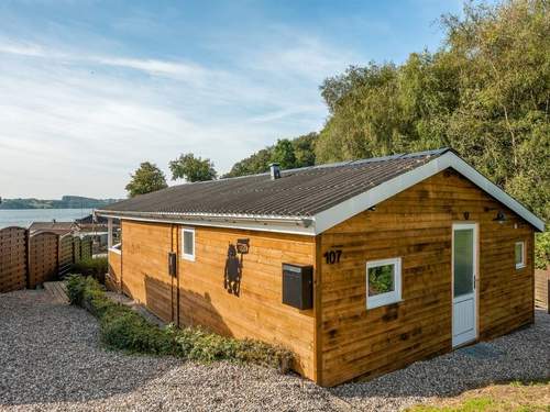 Ferienhaus Gjurgja - 100m from the sea