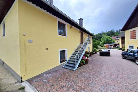 Bettinas Ferienwohnung OG - Ferienunterkunft in Köttmannsdorf (5 Personen)
